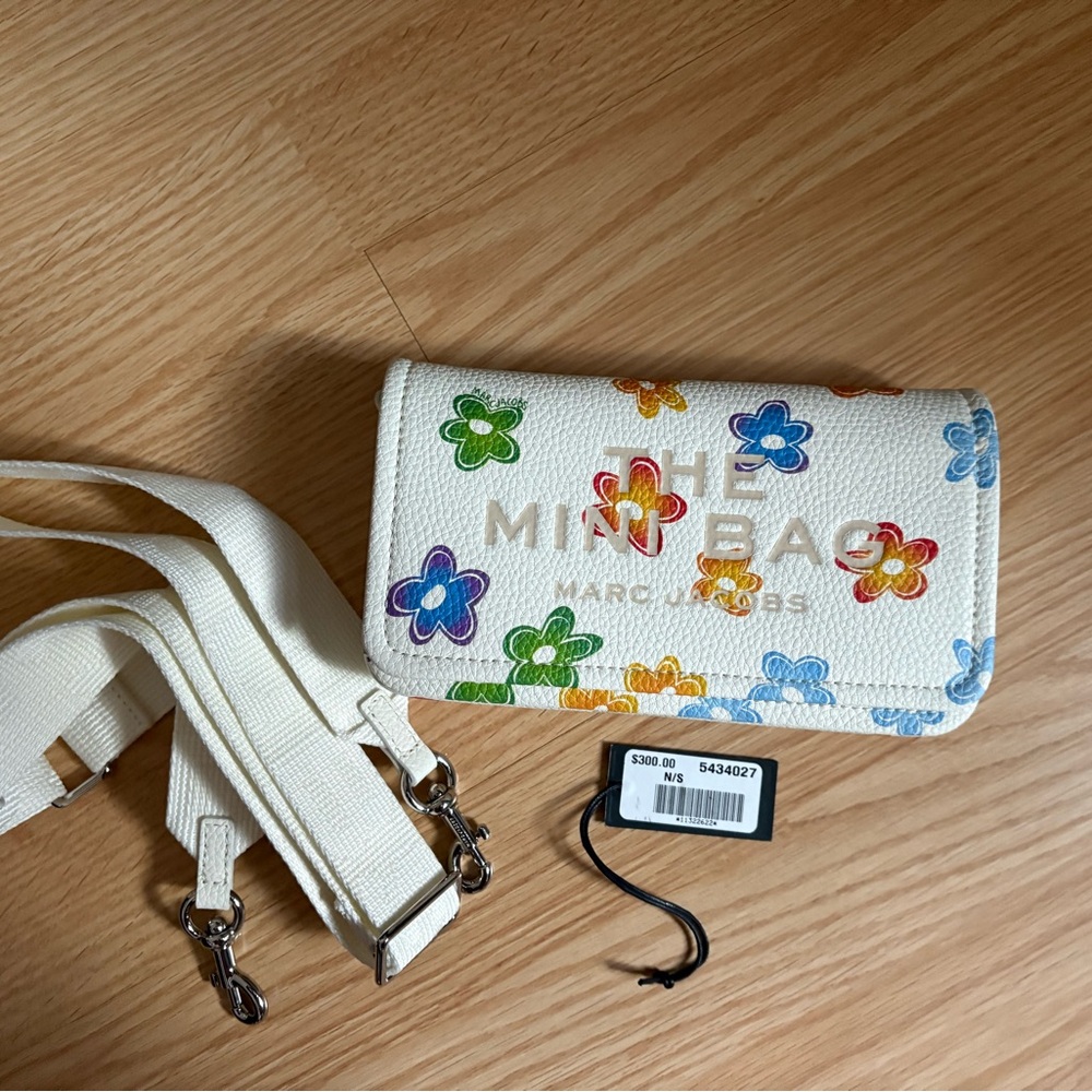 Brand new with tags Marc Jacobs White Mini Bag real leather